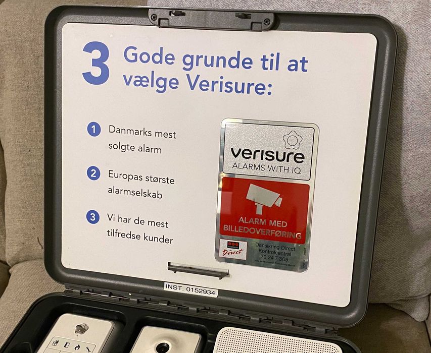 Kit sistem alarma Verisure Alarms IQ fum miscare usi video wifi interf