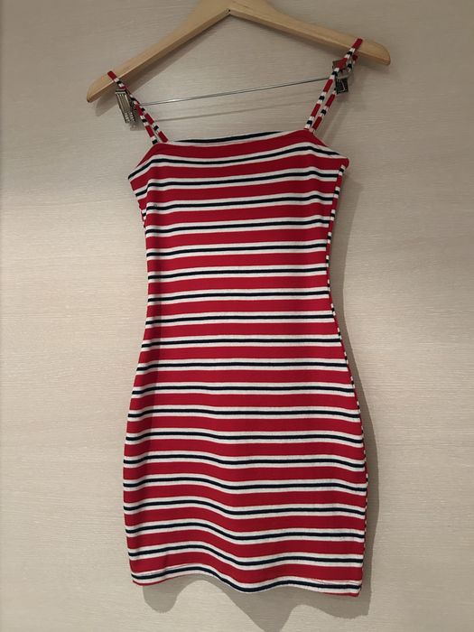Лятна рокля H&M.