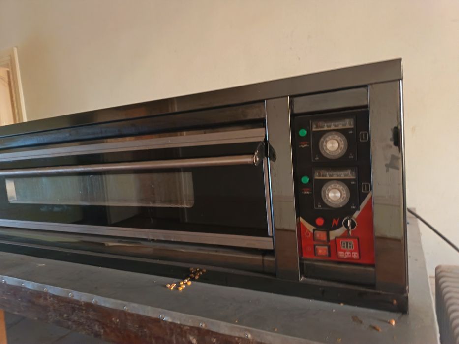 Печ духовка сотилади