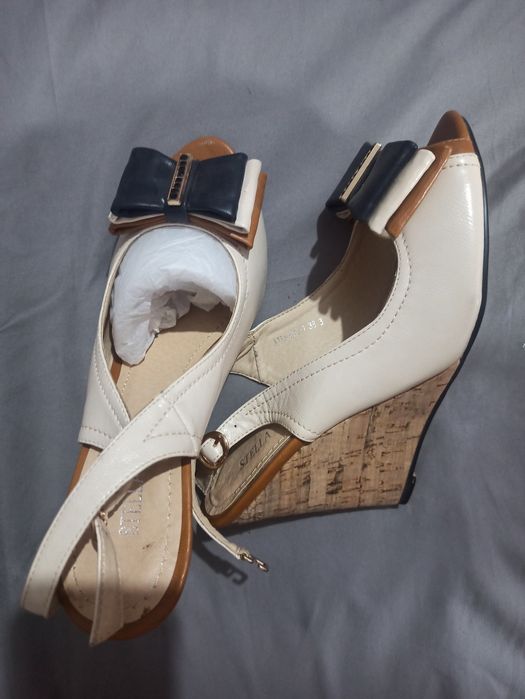 Кожаные танкетки новые