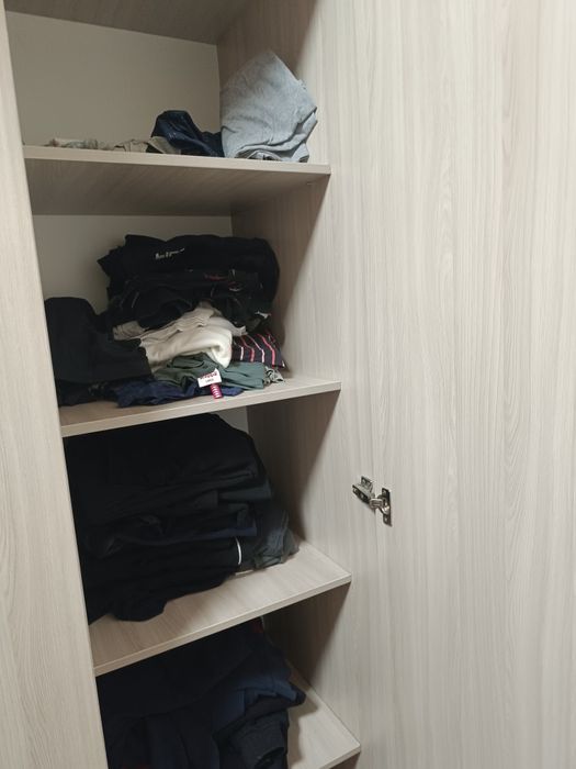 Продам шкаф 3-х дверный шкаф