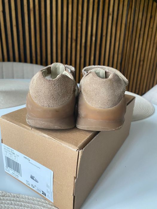 Sandale Biomecanics x Mango