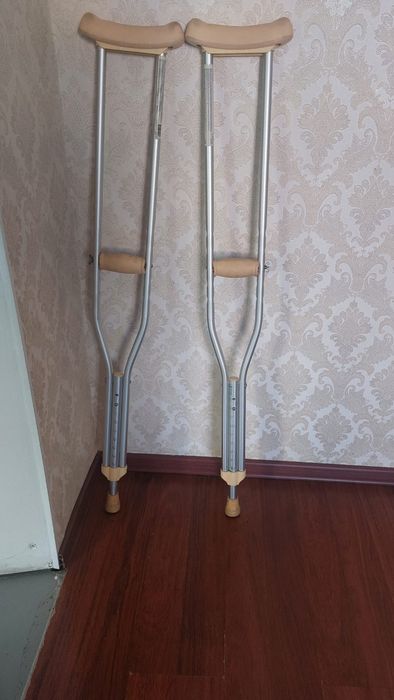 Продаю костыли торг