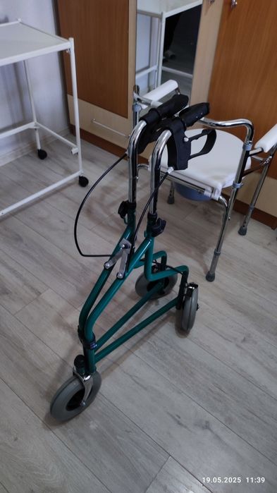 Ходунки с ручным тормозом