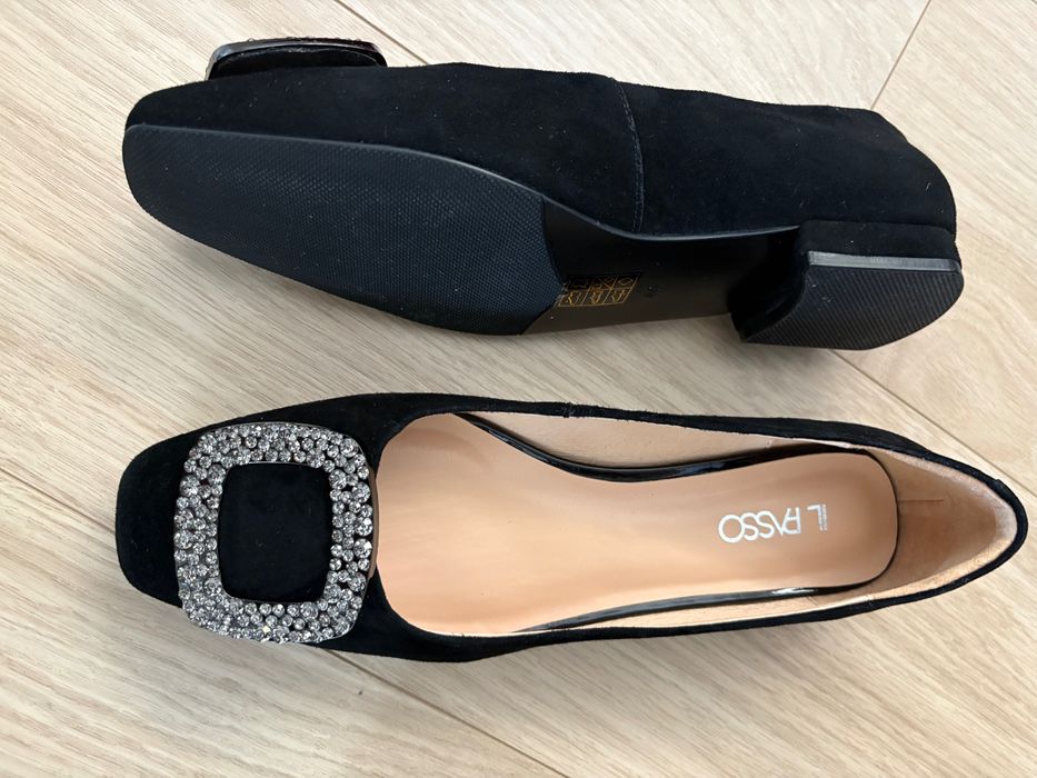 Balerini, 40, piele intoarsa