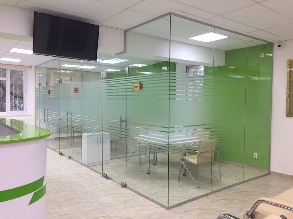 Окна, Двери,Витражи, офисные перегородки.