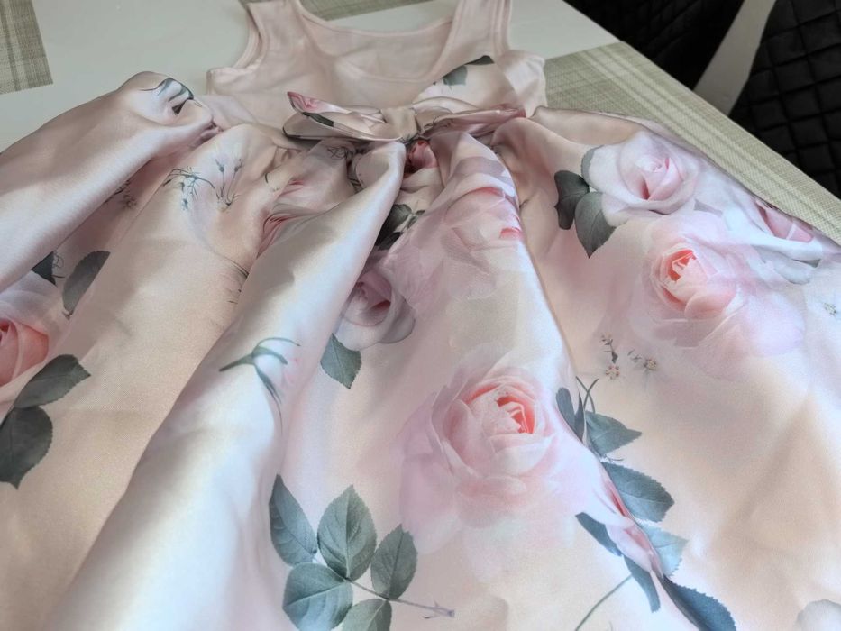Рокля за момиченце H&M 122/128