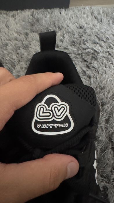 Louis Vuitton skate black 44-45