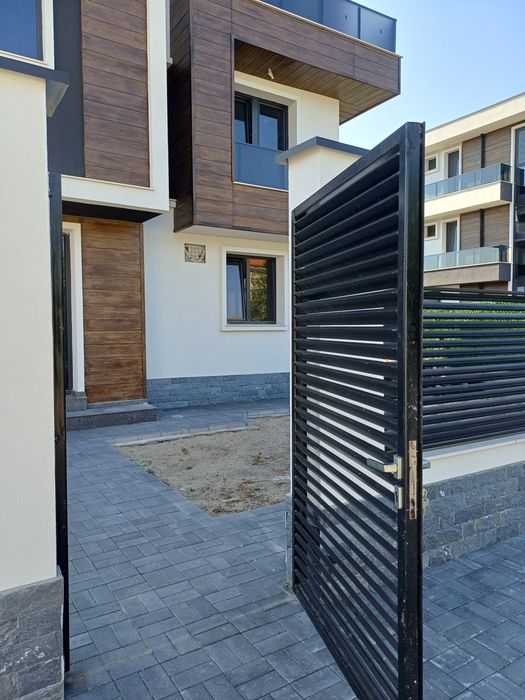 Продава се Къща в с. Труд, Област Пловдив - 300 кв.м за 984 €/кв.м - Снимка #2