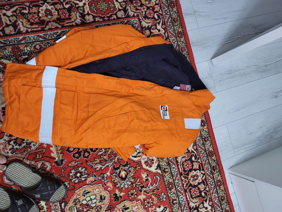 Продается спец куртка