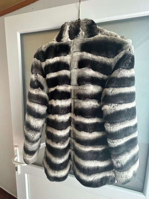 Haina de blana chinchilla Rex - 1050 lei
