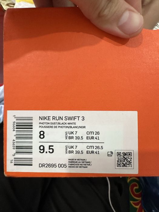 Продам кроссовку