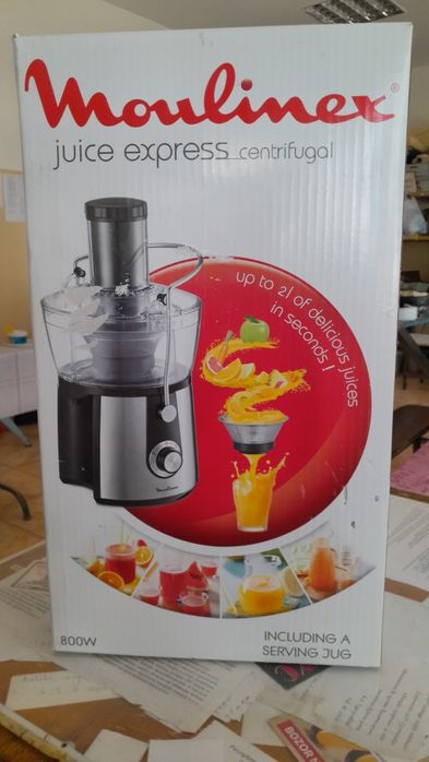 Соковижималка новая не пользовался  фирма хорошая продаю деньги нужны