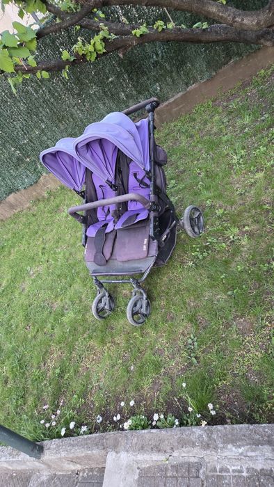 Бебешка количка за близнаци