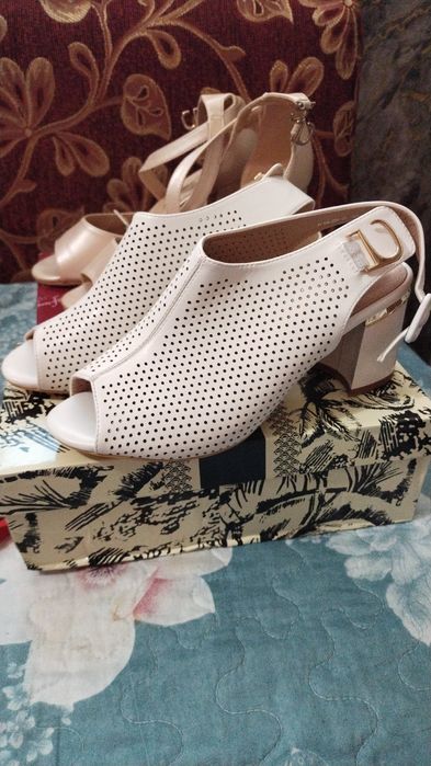 Босоножки,туфли 38 размер