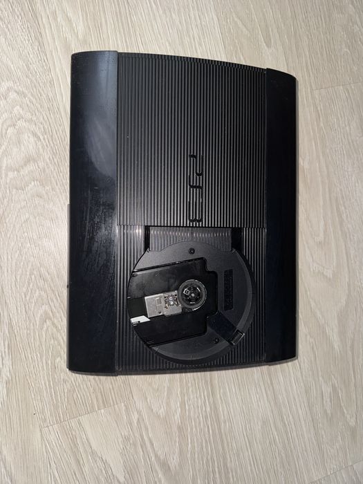 PS3 + 2 controllere + 2 PS Move + cameră + 15 jocuri – Pachet complet