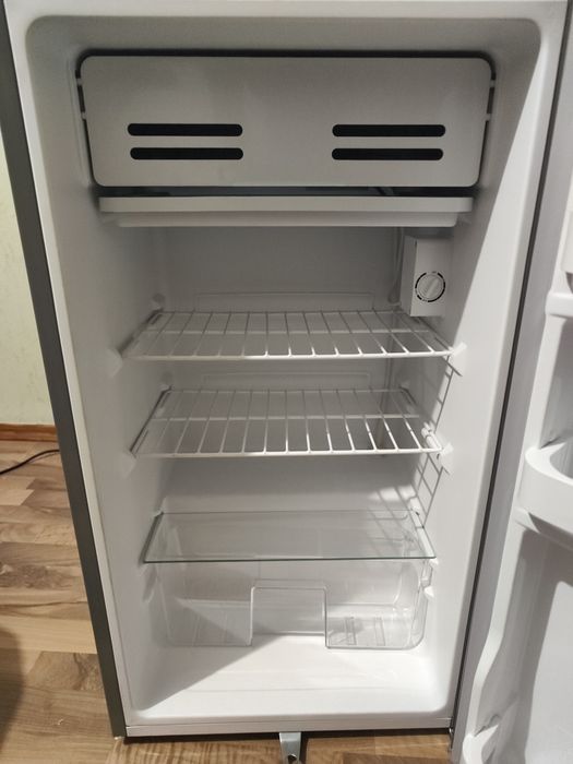 Холодильник Бирюса М90