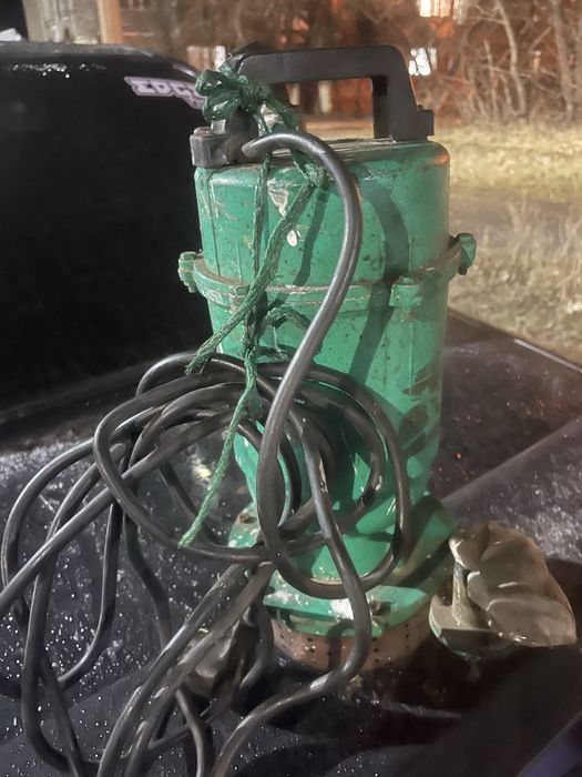 Насос погружной старый продается