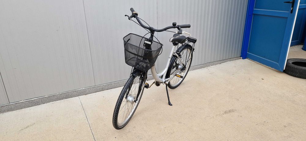 Дамски алуминиев велосипед COMFORT колело с кошница 28'