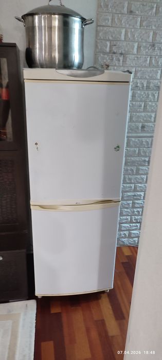 Продам Холодильник LG