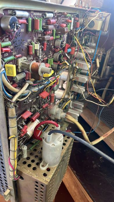 Автентичен лампов ретро телевизор работещ Електрон-2