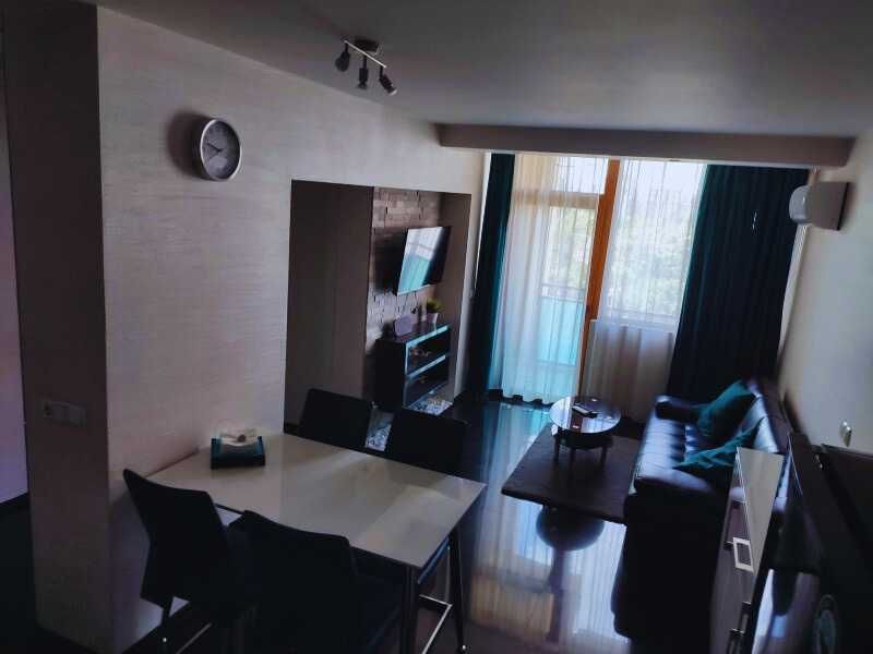 Дава се под наем Двустаен апартамент в София, Център - 55 кв.м за 586.5 € - Снимка #3