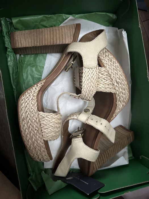 Продам Tommy Hilfiger. Новые