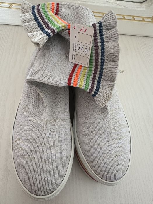 Кроссовки новые с этикеткой