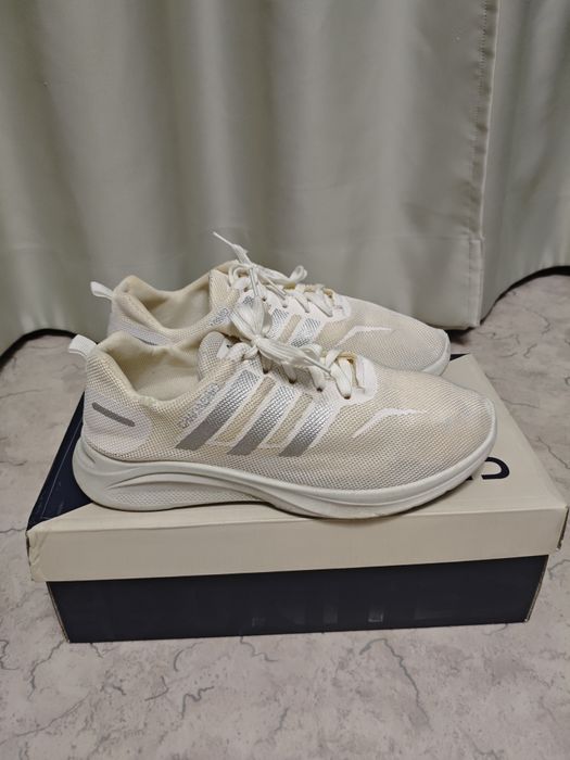 Продам беговые легкие кросовки,летние!!!