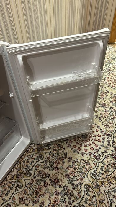 Холодильник Hisense