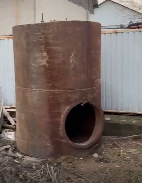 Металлическая емкость для воды