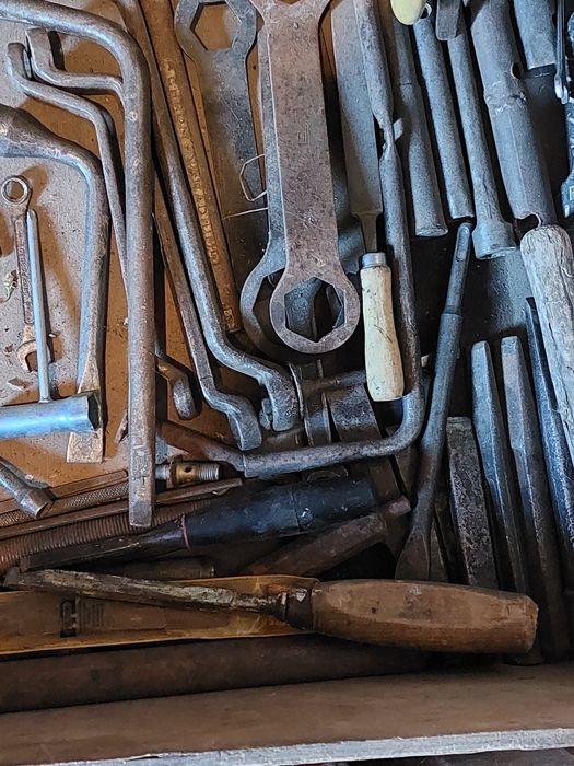 Продам ключи,напильники и др.