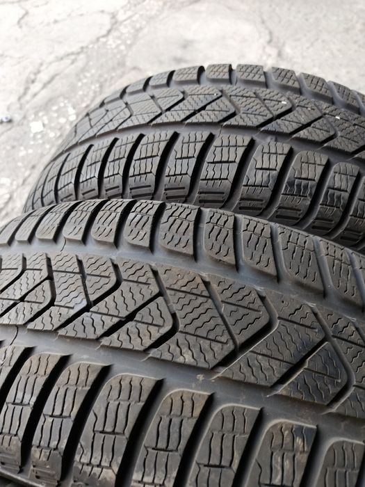 Зимни гуми -2021г.-16цола-215/60-1бр..-75лв."PIRELLI"