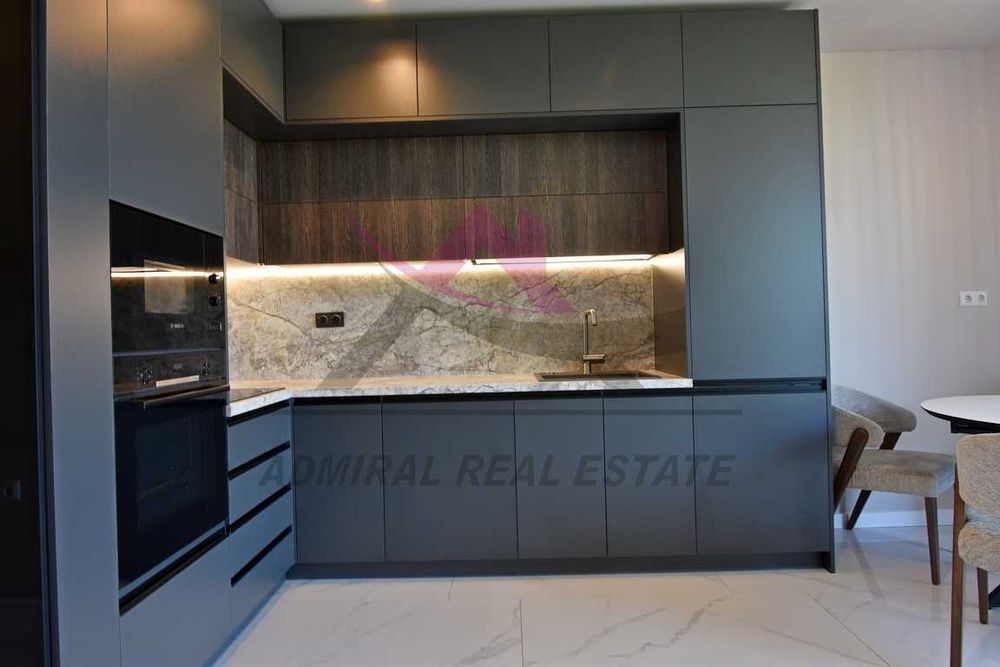 Дава се под наем Тристаен апартамент в Варна, Чайка - 100 кв.м за 1495.83 € - Снимка #1
