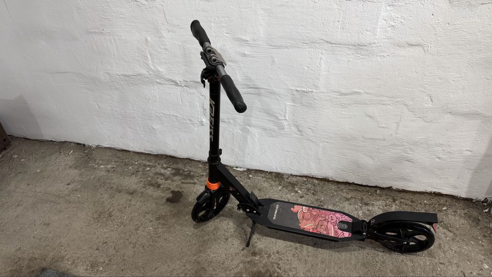 Продам самокат в хорошем состоянии