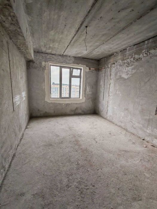 Срочно...Сергели 6 Янги домда.метрога якин 80 квадрат каробка