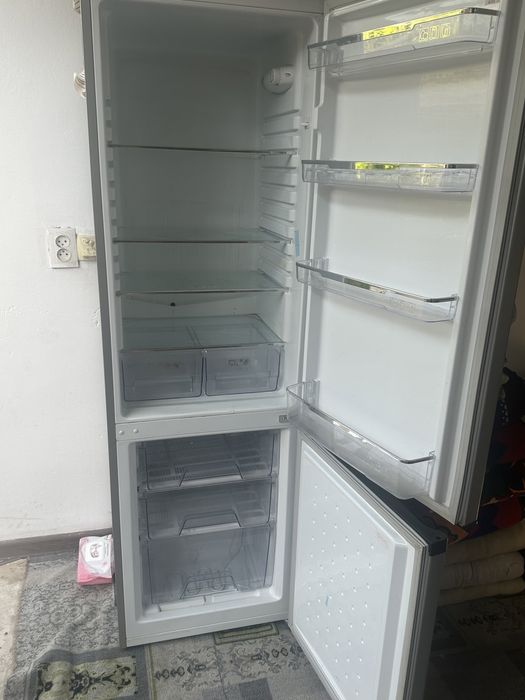 Холодильник продаётся