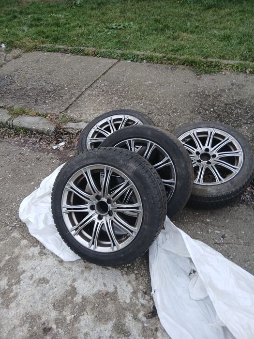 Jante Mercedes cu cauciucuri de iarna