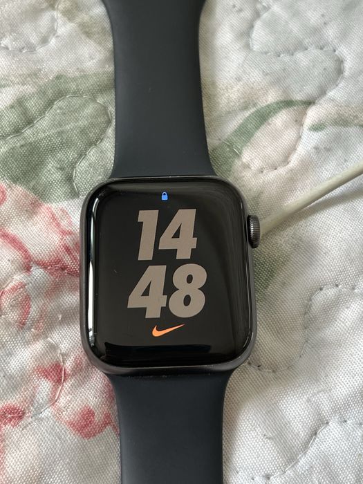 Продается Apple Watch Se Nike