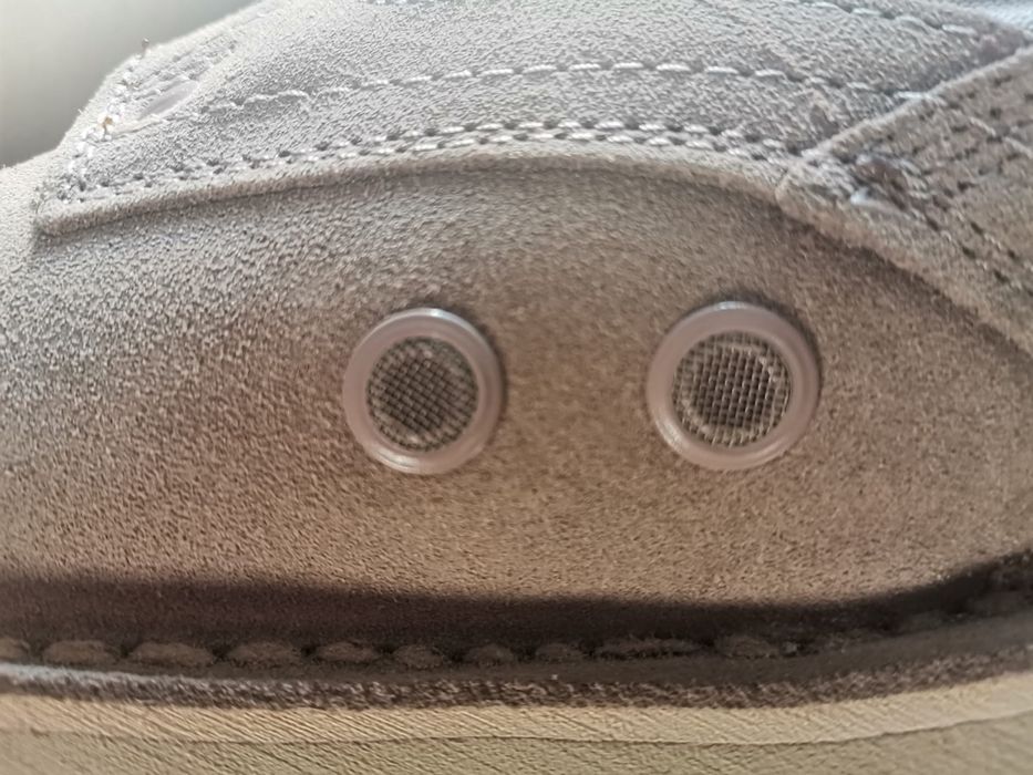 Bocanci noi cu cusatura