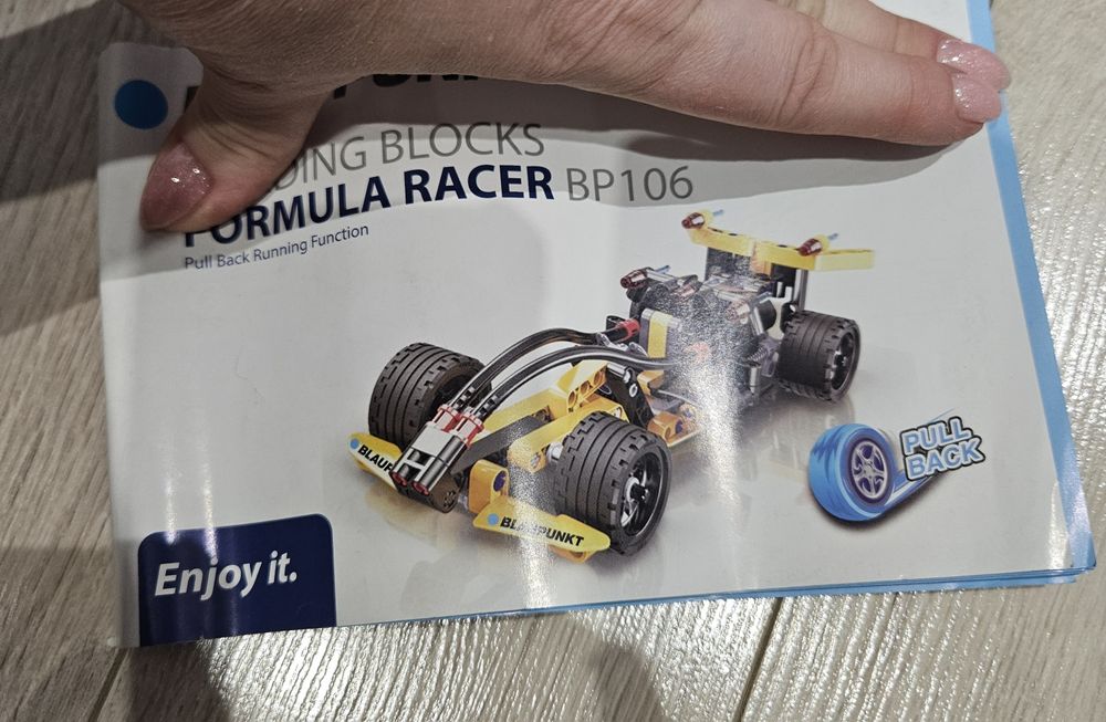 Игрушка машинка конструктор