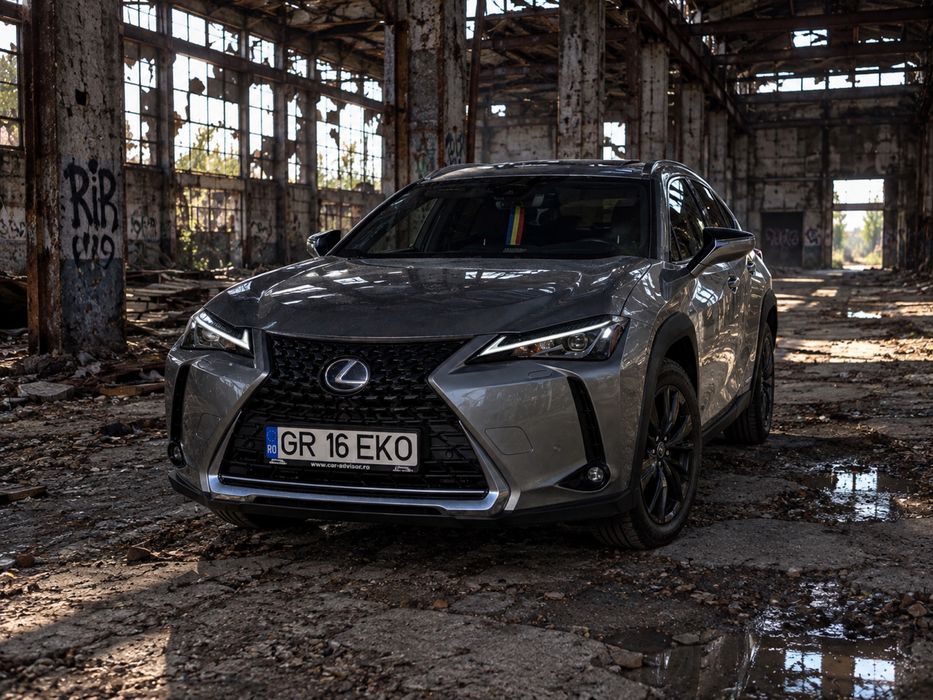 Lexus UX 250 h fabr 2020