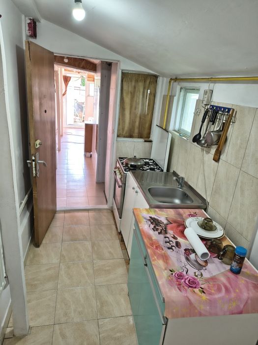 Spatiu de inchiriat la curte