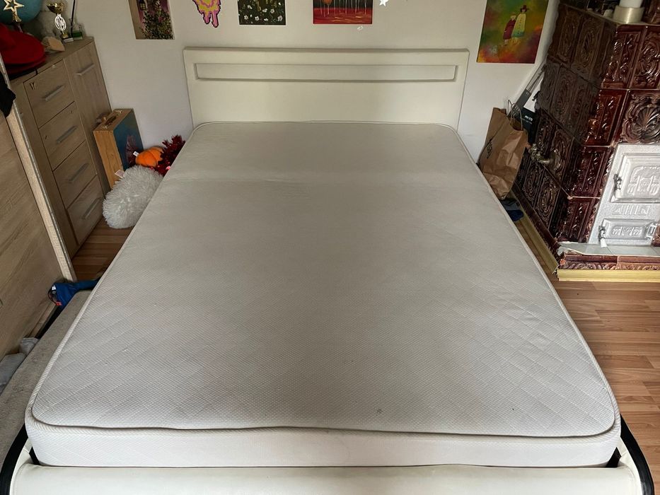 Pat pentru 2 persoane