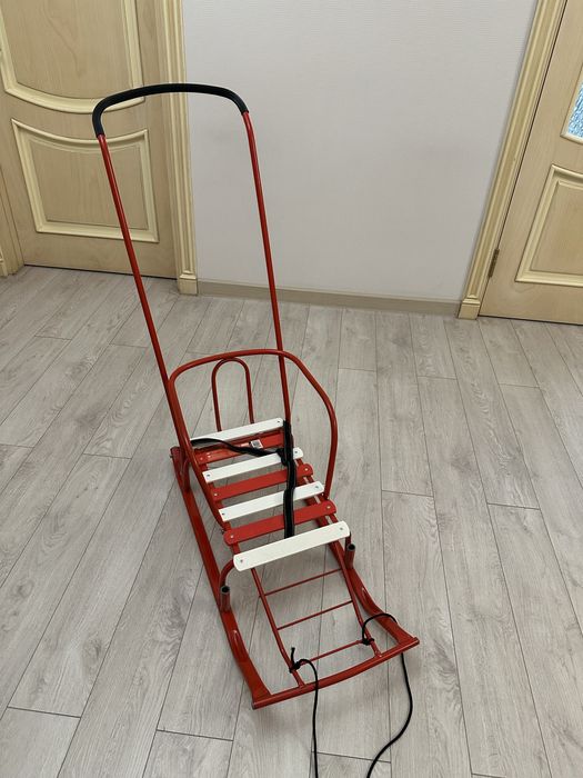 Продам почти новые санки