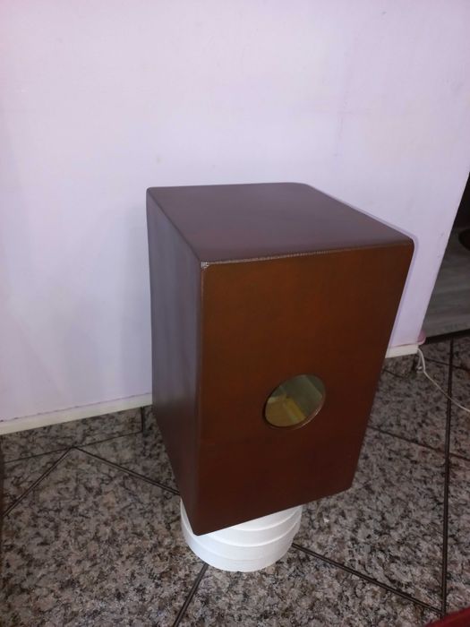 Cajon toba-percutie Nou