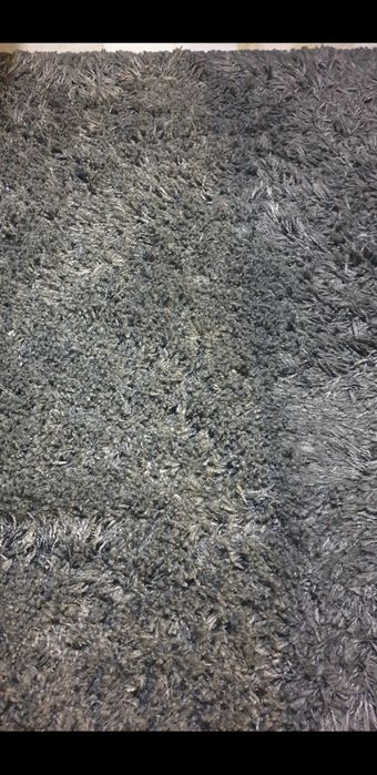 Продавам килими- тип шаги и друг тип цвят сив