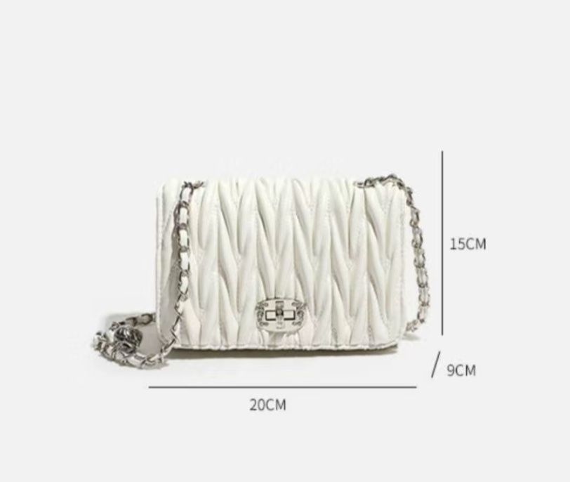 Продаётся красивая сумочка.