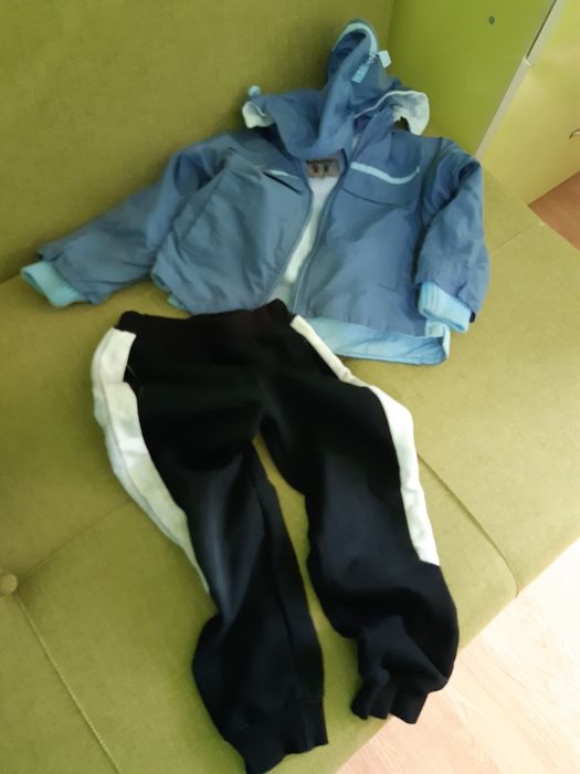 Курточка 1 000 тенге.