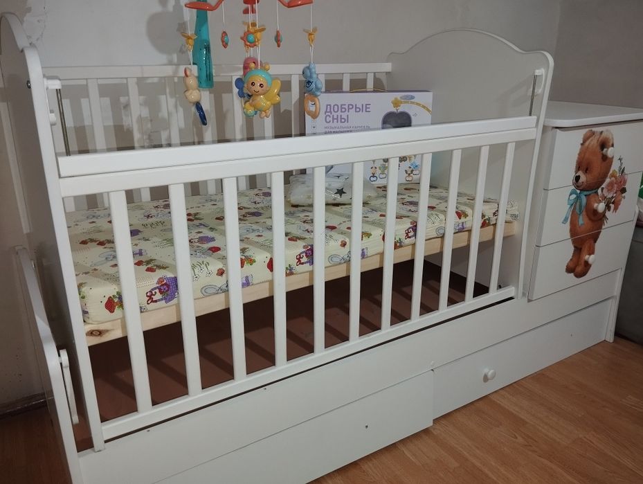 Продам детскую манежку